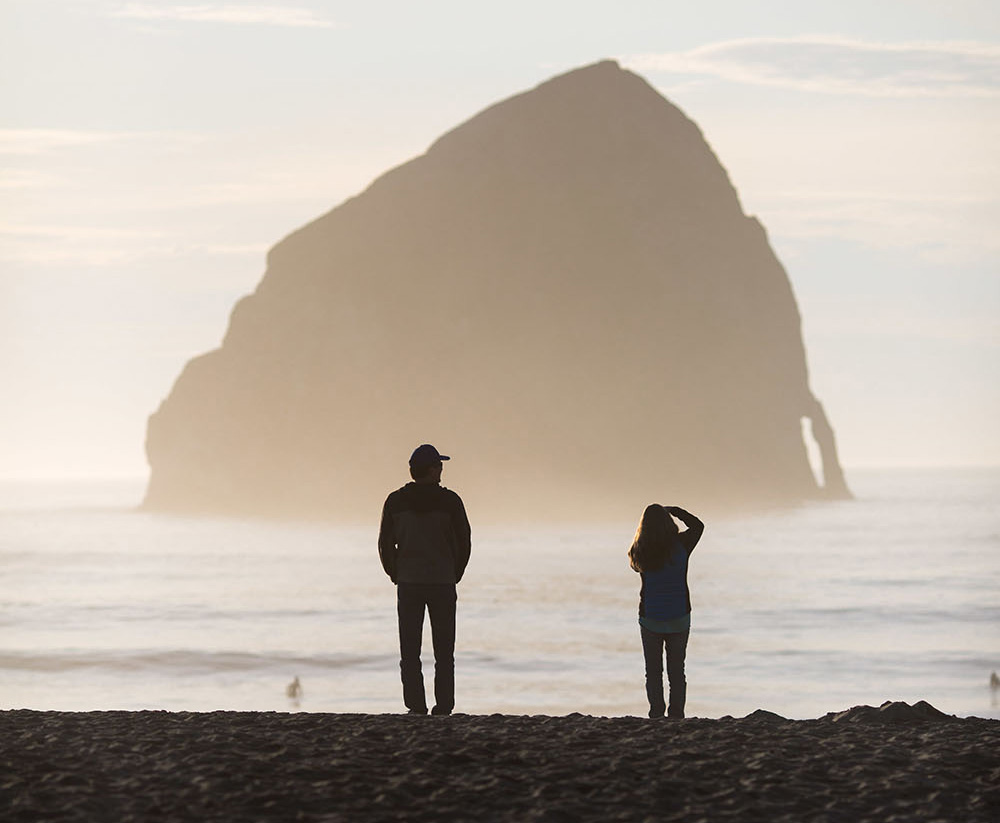 kiwanda dusk couple