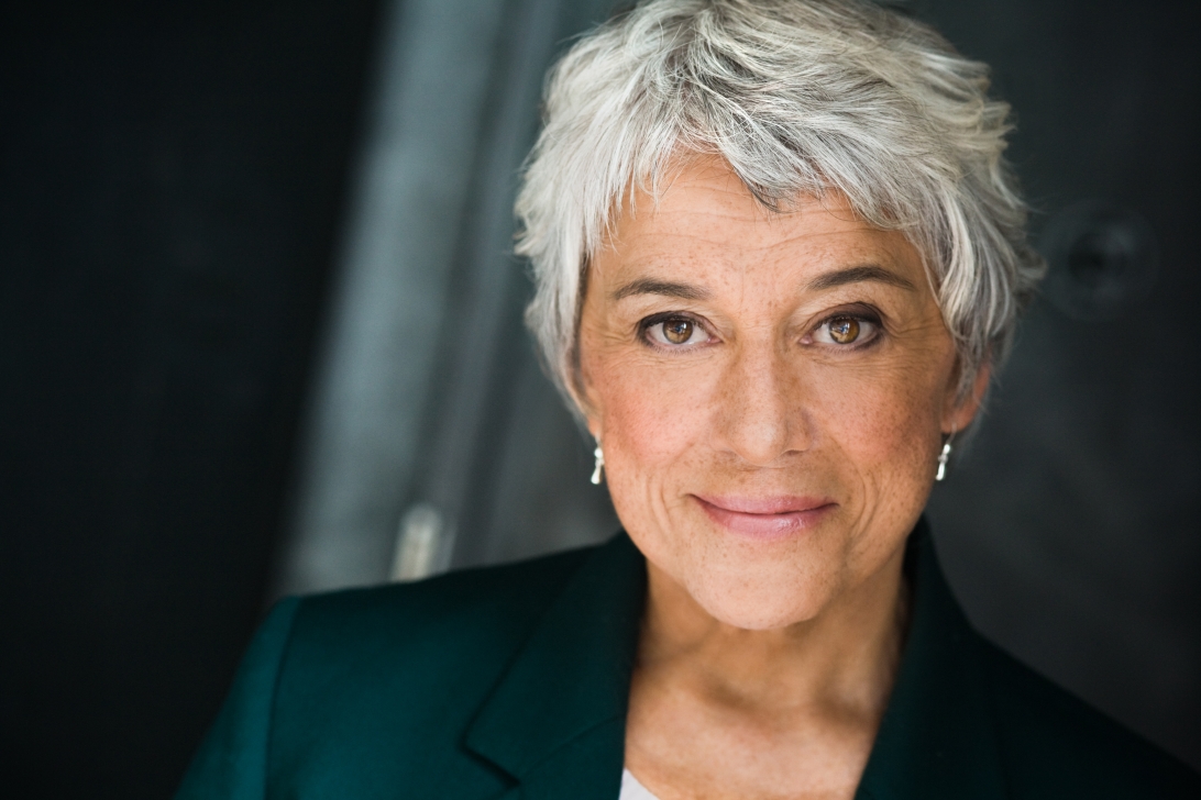 Megan Cole 084 4w6jLF